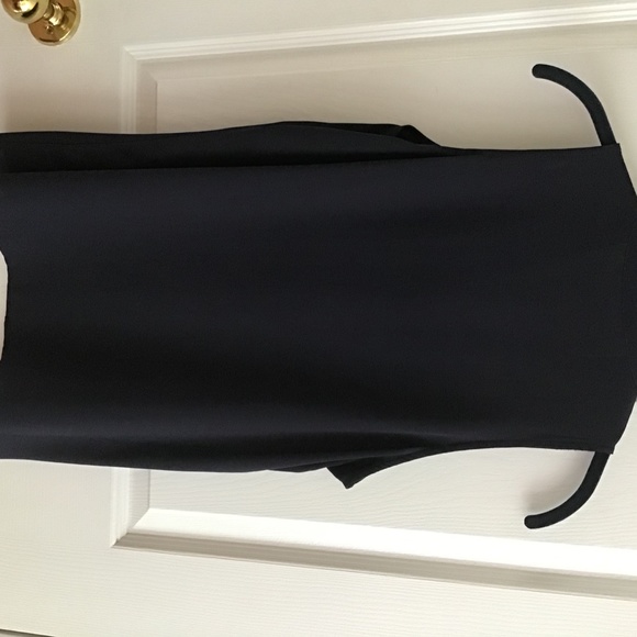 Navy sleeveless top - Picture 3 of 3